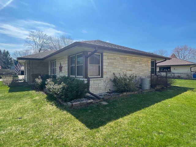 W240N6291 Maple Avenue, Sussex, WI 53089