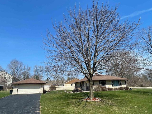 W240N6291 Maple Avenue, Sussex, WI 53089