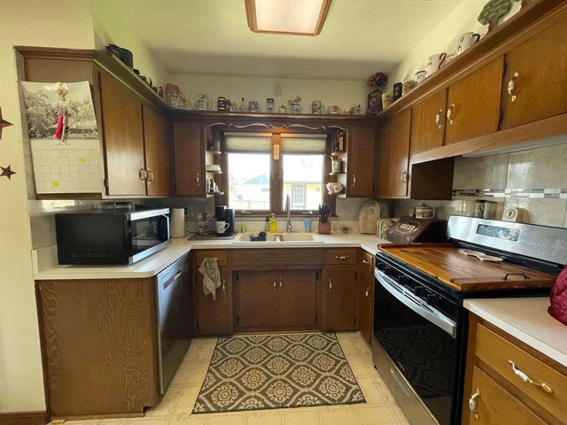 W240N6291 Maple Avenue, Sussex, WI 53089