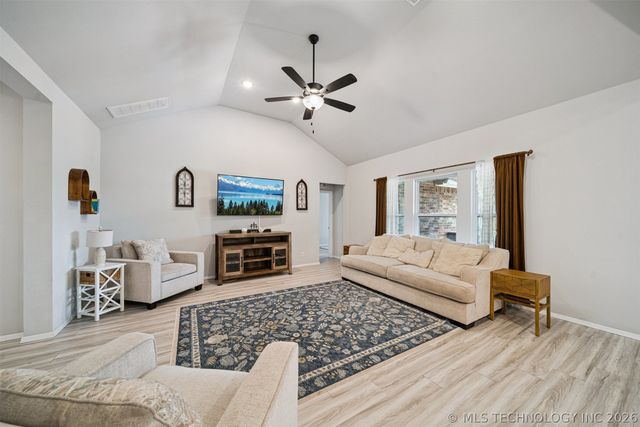 13010 E 124th Court N, Collinsville, OK 74021