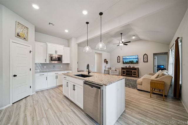 13010 E 124th Court N, Collinsville, OK 74021