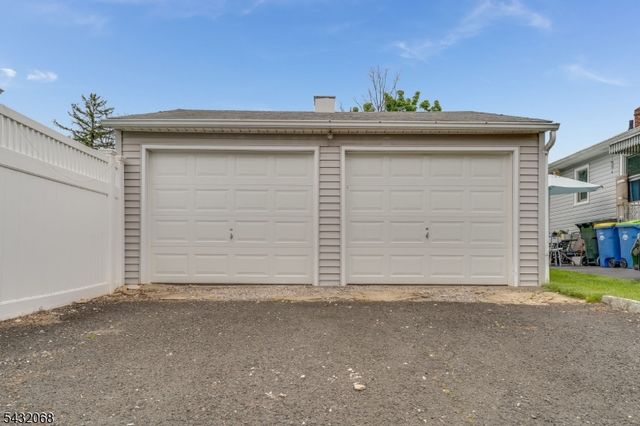 38 Eastern States Pkwy, Somerville Boro, NJ 08876
