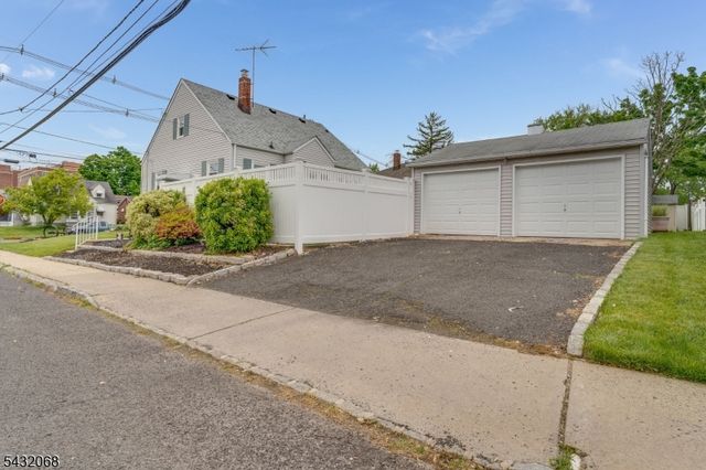 38 Eastern States Pkwy, Somerville Boro, NJ 08876