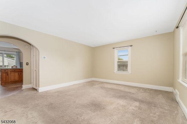 38 Eastern States Pkwy, Somerville Boro, NJ 08876