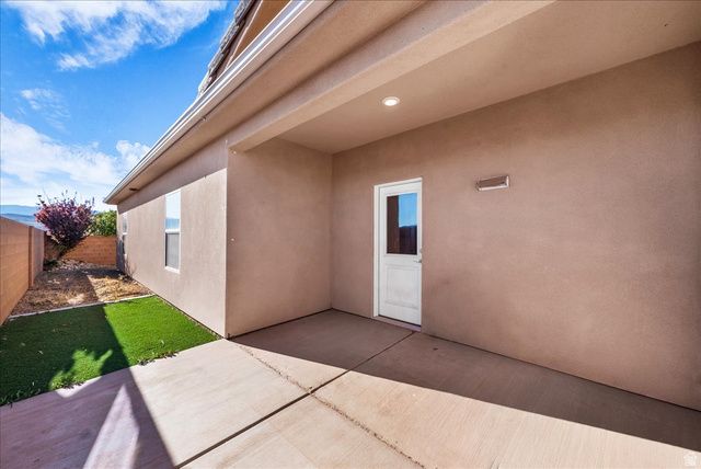 157 W 200 S, Ivins, UT 84738