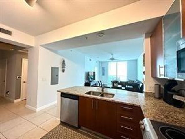 1945 S Ocean Dr 910, Hallandale Beach, FL 33009
