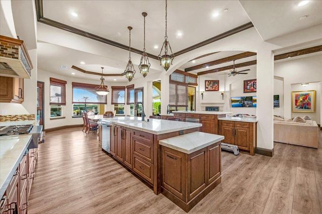 12392 N Via Tuscania Avenue, Clovis, CA 93619