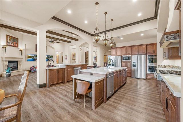 12392 N Via Tuscania Avenue, Clovis, CA 93619