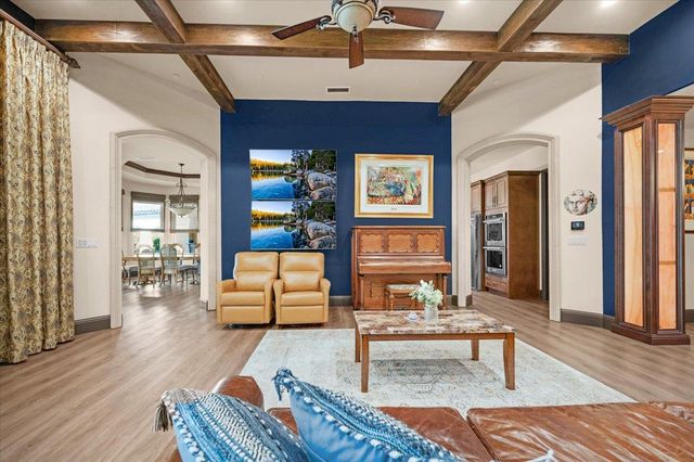 12392 N Via Tuscania Avenue, Clovis, CA 93619