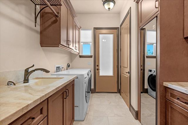 12392 N Via Tuscania Avenue, Clovis, CA 93619