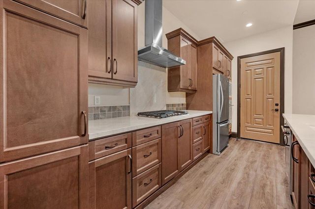 12392 N Via Tuscania Avenue, Clovis, CA 93619