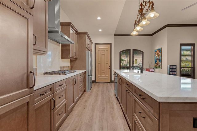 12392 N Via Tuscania Avenue, Clovis, CA 93619