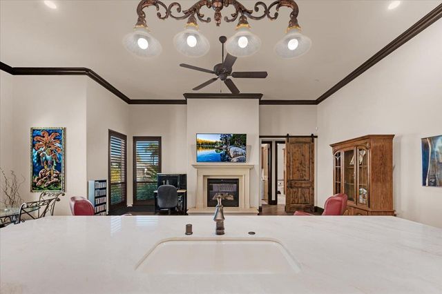 12392 N Via Tuscania Avenue, Clovis, CA 93619