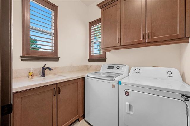 12392 N Via Tuscania Avenue, Clovis, CA 93619