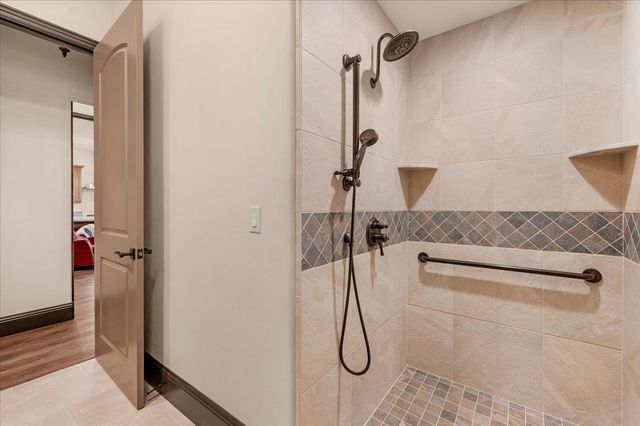 12392 N Via Tuscania Avenue, Clovis, CA 93619