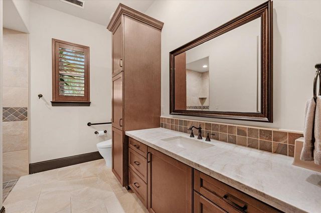 12392 N Via Tuscania Avenue, Clovis, CA 93619