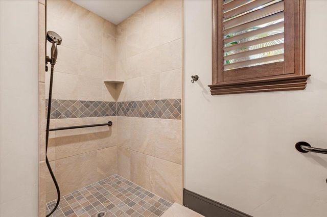 12392 N Via Tuscania Avenue, Clovis, CA 93619