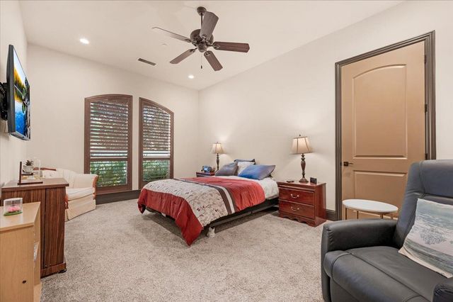 12392 N Via Tuscania Avenue, Clovis, CA 93619