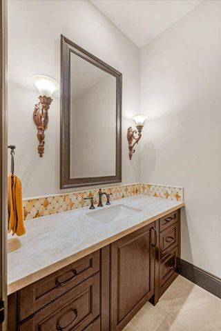 12392 N Via Tuscania Avenue, Clovis, CA 93619