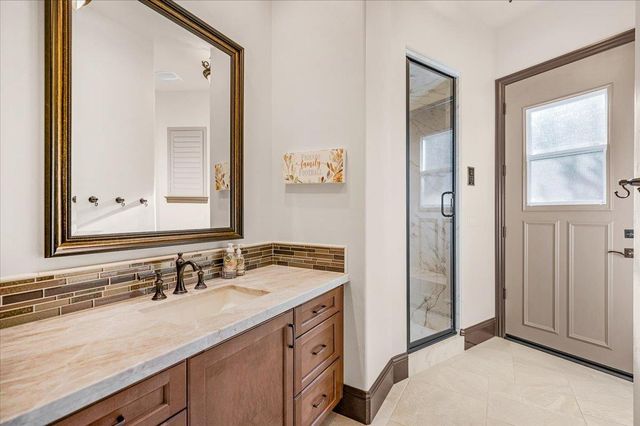 12392 N Via Tuscania Avenue, Clovis, CA 93619