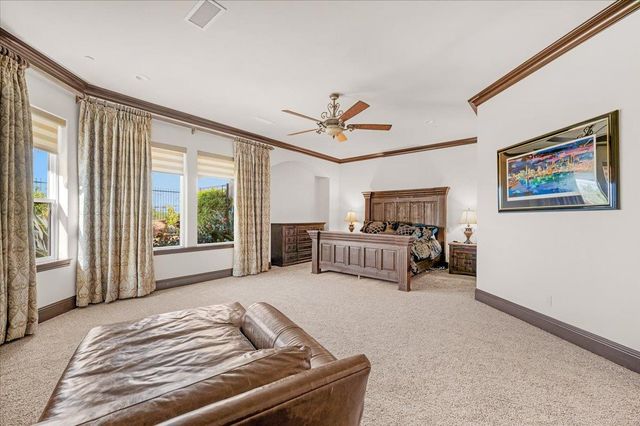 12392 N Via Tuscania Avenue, Clovis, CA 93619