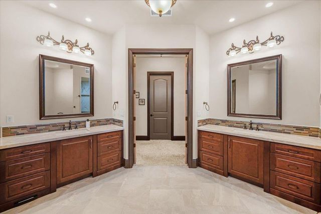 12392 N Via Tuscania Avenue, Clovis, CA 93619