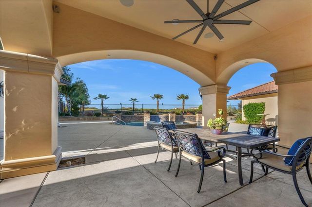 12392 N Via Tuscania Avenue, Clovis, CA 93619