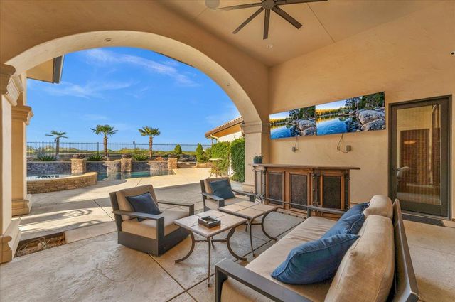 12392 N Via Tuscania Avenue, Clovis, CA 93619