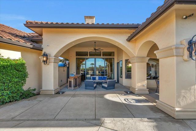 12392 N Via Tuscania Avenue, Clovis, CA 93619