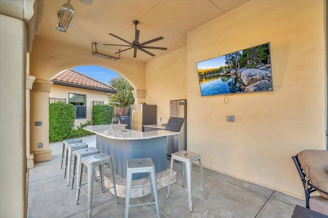 12392 N Via Tuscania Avenue, Clovis, CA 93619