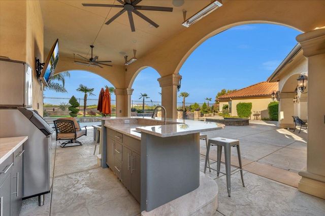 12392 N Via Tuscania Avenue, Clovis, CA 93619