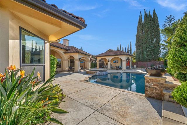 12392 N Via Tuscania Avenue, Clovis, CA 93619