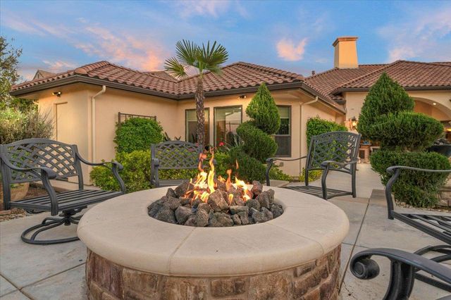 12392 N Via Tuscania Avenue, Clovis, CA 93619