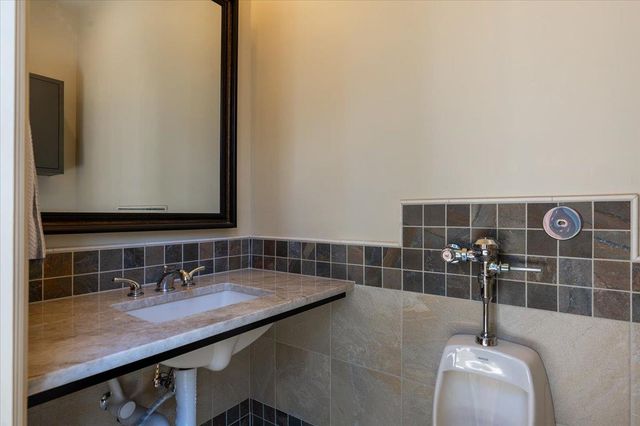 12392 N Via Tuscania Avenue, Clovis, CA 93619