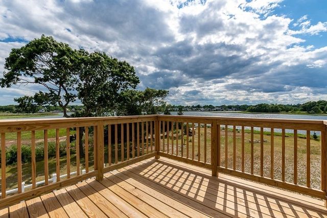 22 Avenue A 1 & 2, Wareham, MA 02571