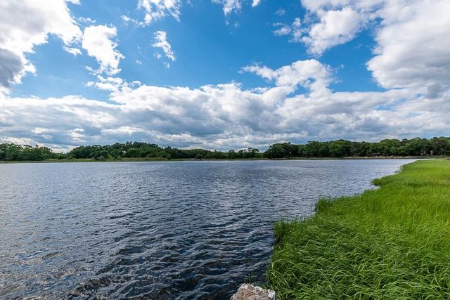 22 Avenue A 1 & 2, Wareham, MA 02571