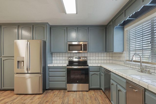 445 La Contenta Way, Valley Springs, CA 95252