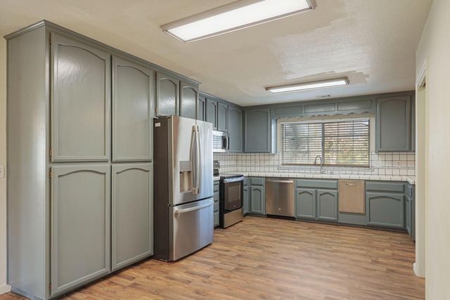 445 La Contenta Way, Valley Springs, CA 95252