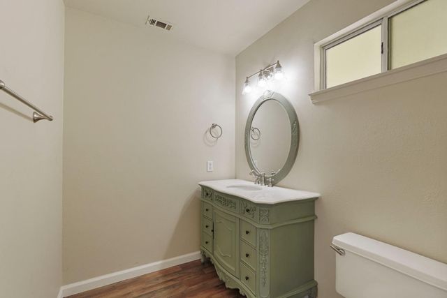 445 La Contenta Way, Valley Springs, CA 95252