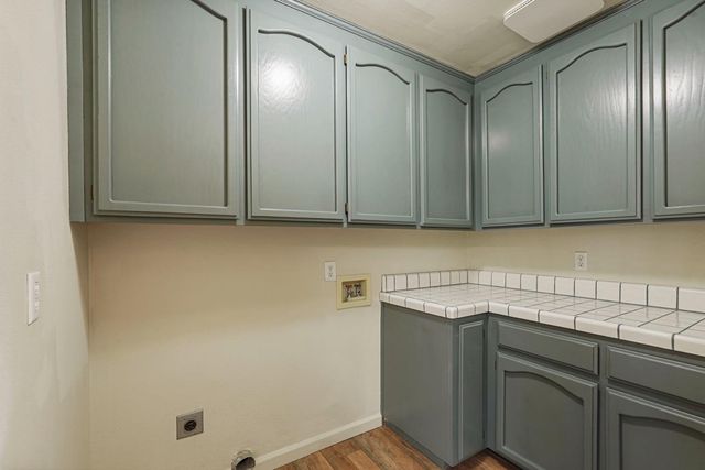 445 La Contenta Way, Valley Springs, CA 95252