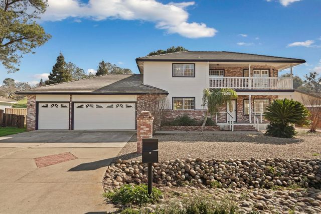 445 La Contenta Way, Valley Springs, CA 95252