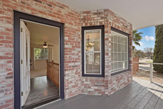 445 La Contenta Way, Valley Springs, CA 95252