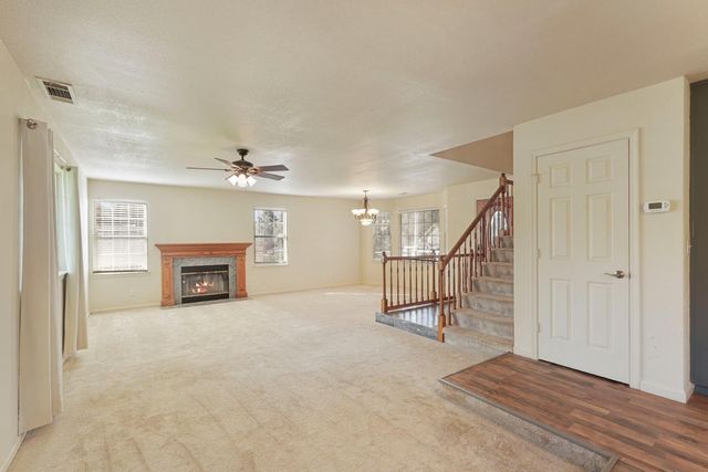 445 La Contenta Way, Valley Springs, CA 95252