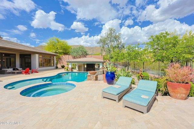 42405 N HARBOUR TOWN Court, Anthem, AZ 85086