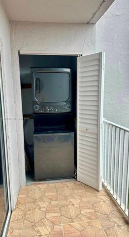 2680 W 76th St 211, Hialeah, FL 33016