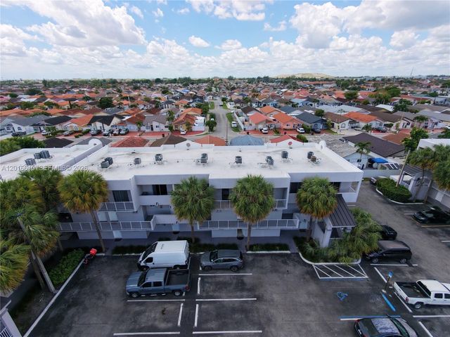 2680 W 76th St 211, Hialeah, FL 33016