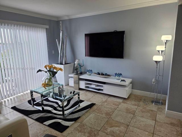 2680 W 76th St 211, Hialeah, FL 33016