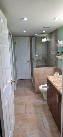 2680 W 76th St 211, Hialeah, FL 33016