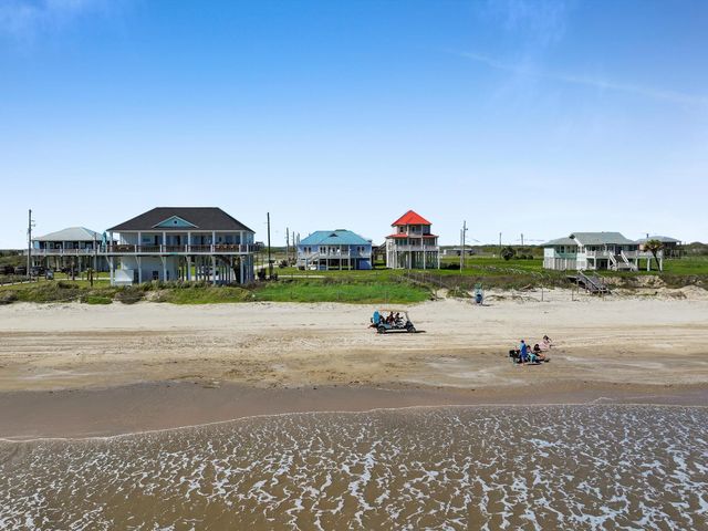 772 Bolivar Dunes Boulevard, Gilchrist, TX 77617