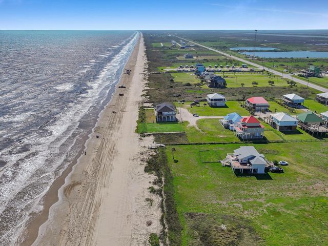 772 Bolivar Dunes Boulevard, Gilchrist, TX 77617